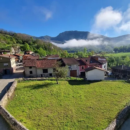 Casa Rural Con Vistas A La Montana En Asturias